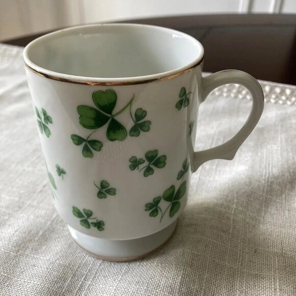 Vintage 1985 Lefton Shamrock Mug Irish Coffee Cup with Green Clovers & Gold trim - Picture 1 of 3